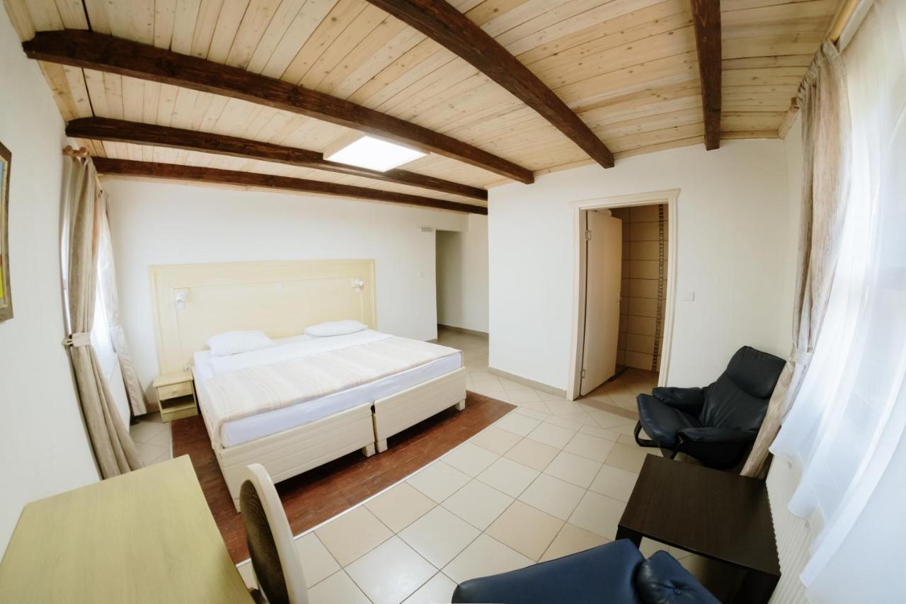 Hotel Etno Centar Balasevic Boljevac Kamer foto