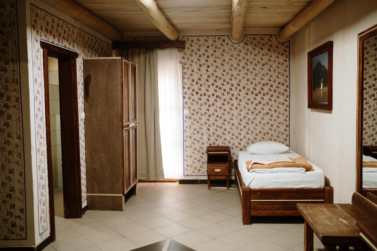 Hotel Etno Centar Balasevic Boljevac Kamer foto